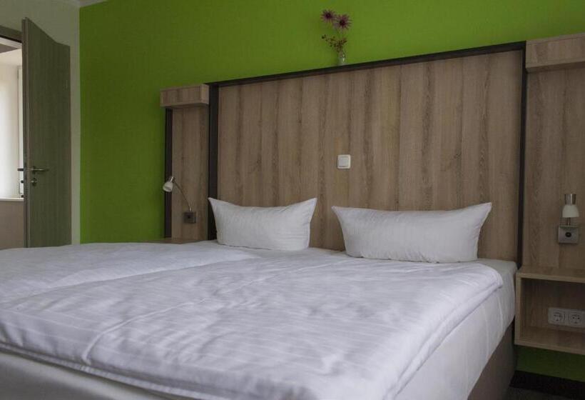 Номер Стандарт, Schlüter Hotel & Restaurant