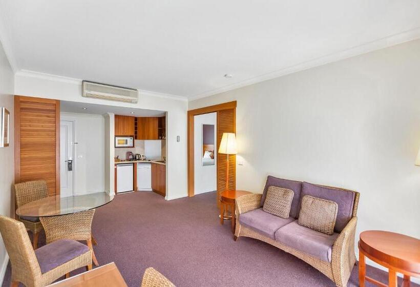 Апартаменты Deluxe 1 Спальня, Century Inn