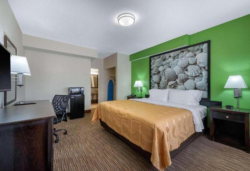 장애인을 위한 킹사이즈 침대 스탠다드 룸, Quality Inn Daytona Beach Oceanfront