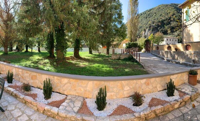 Апартаменты 1 Спальня с Террасой, Residence Il Giardino Sul Fiume Nera