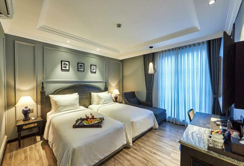 اتاق لوکس, Hôtel D’melin