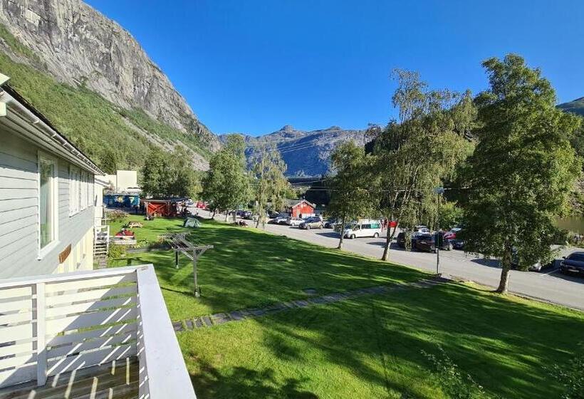 Апартаменты 3 Спальни, Trolltunga Lodge