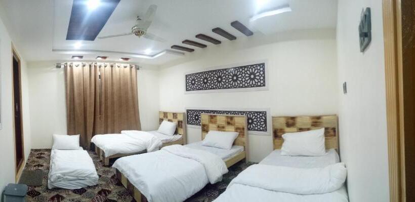 اتاق استاندارد چهار تخته, Pyramid Lodge