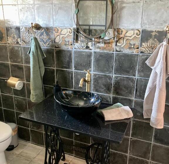 Люкс 2 Спальни, Cheriedel Bed & Breakfast & Art Gallery