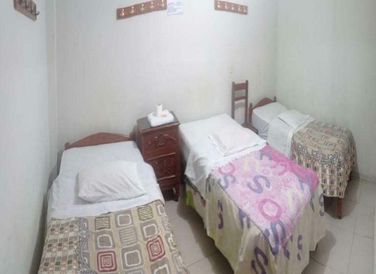Номер Стандарт Трехместный, Hostal El Mirador