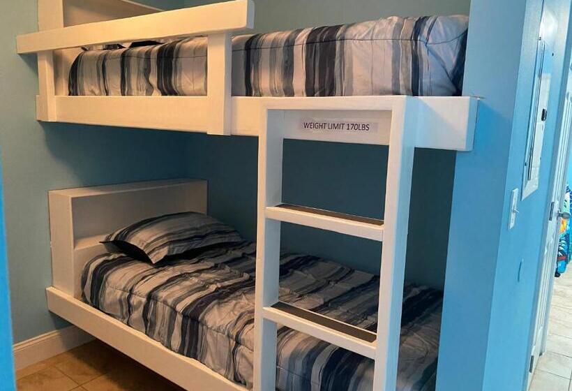 Семейный Номер, 1717 Laketown Wharf 1 King Bedroom, 2 Bath