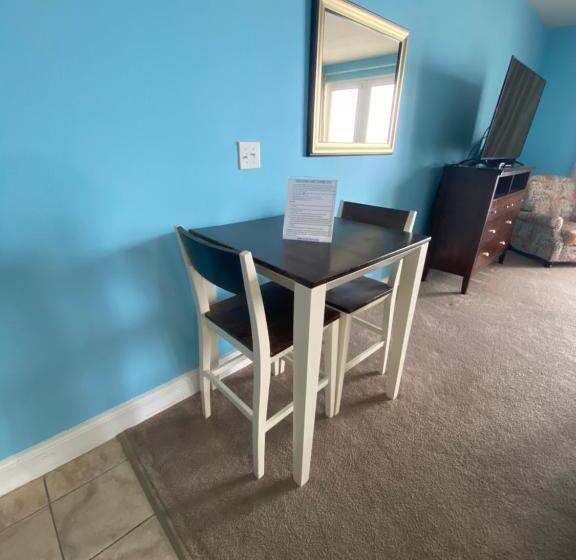 Семейный Номер, 1717 Laketown Wharf 1 King Bedroom, 2 Bath