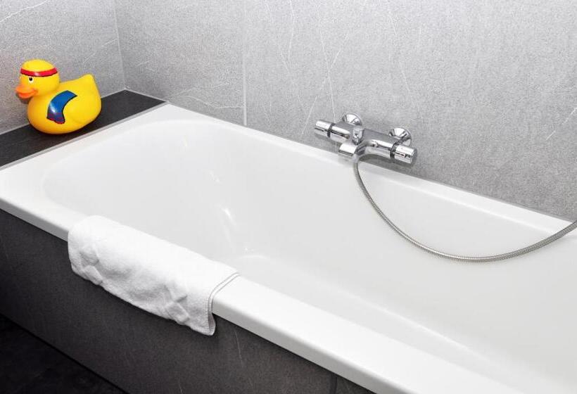 Апартаменты 2 Спальни, Boutique Hotel Herbergh Amsterdam Airport Free Parking