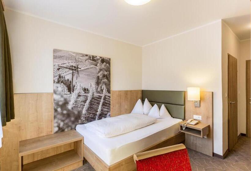 اتاق استاندارد یک نفره, Urdlwirt   Hotel & Restaurant