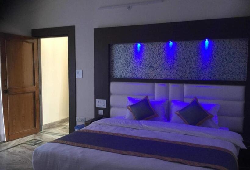 Номер Deluxe, Goroomgo Kavyansh Villa Bhimtal   Parking Facilities   Excellent Homestay Feel Like Home