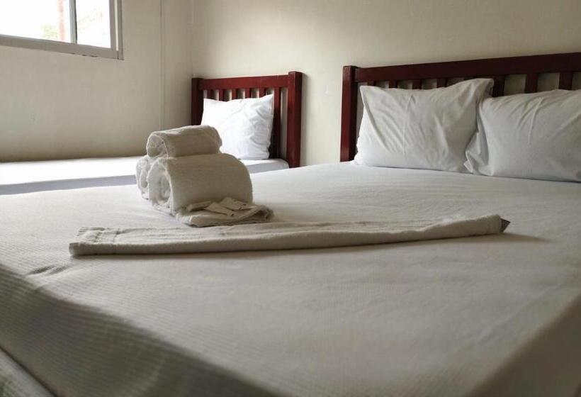 4인용 스탠다드 룸, Novohotel Express