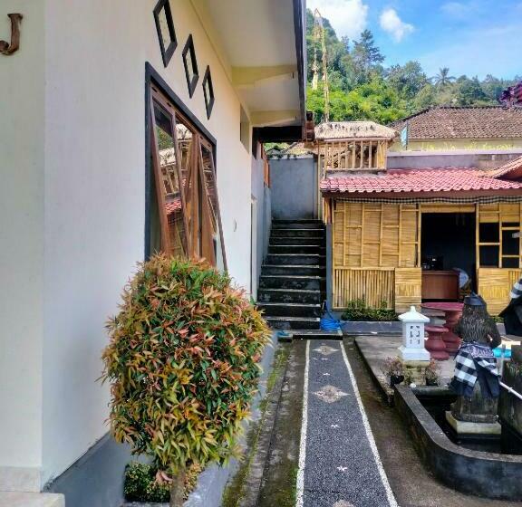 Номер Deluxe, Bukit Luah Sidemen