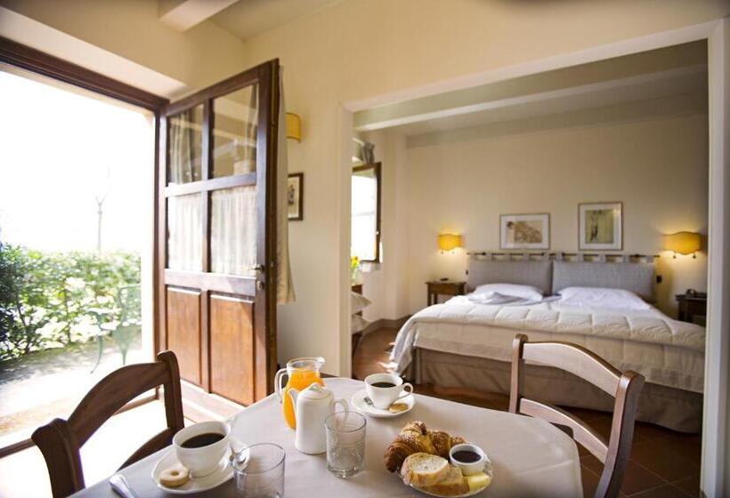 Номер Стандарт, Relais Castello Di Razzano