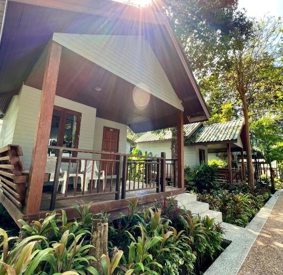 Бунгало Superior, Dream Valley Resort, Tonsai Beach