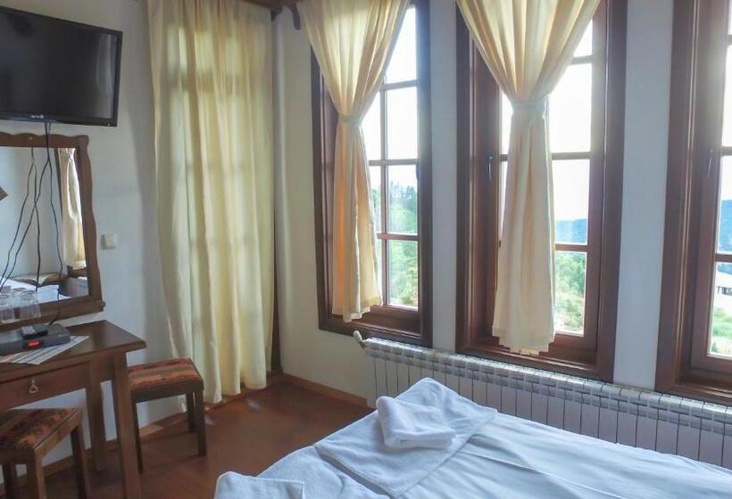 Номер Стандарт Вид на Горы, Leshtenski Rai Guest House