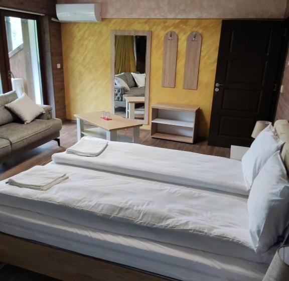 Номер Deluxe с Балконом, Leshtenski Rai Guest House