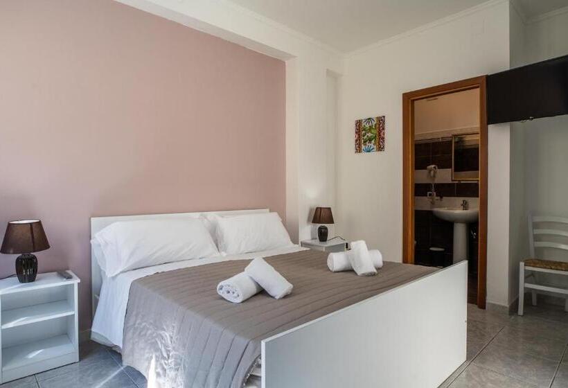 اتاق استاندارد, Ada Hotel & Apartments
