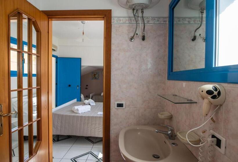 اتاق استاندارد چهار تخته, Ada Hotel & Apartments