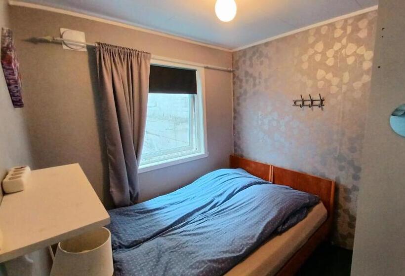 اتاق استاندارد با سرویس بهداشتی مشترک, Tromso Coco Apartments In Center