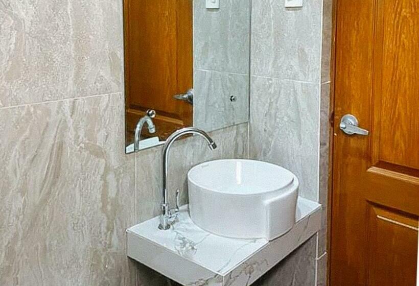 Номер Стандарт, Leonila S Travellers Inn