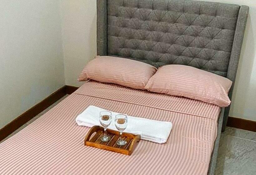 Номер Стандарт, Leonila S Travellers Inn