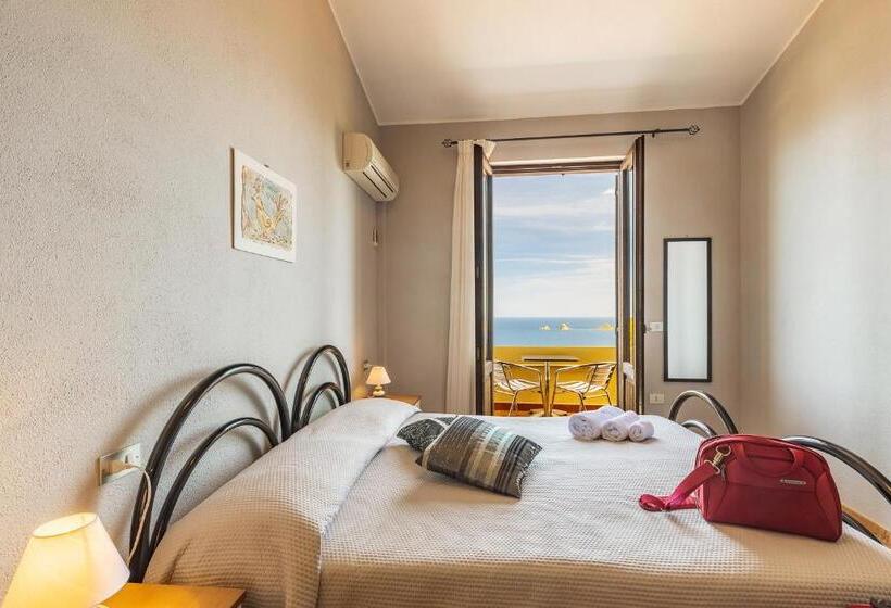 Номер Стандарт Трехместный, Ostello Bellavista