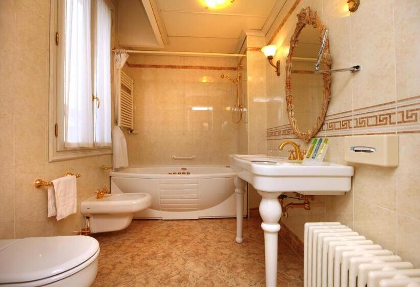 디럭스 스위트, Villa Fiorita