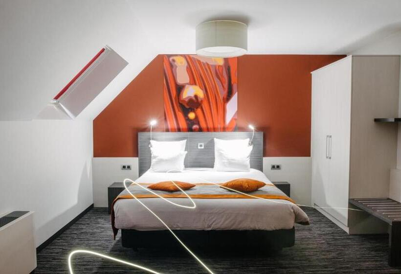 Семейное Студио, Orange Hotel La Louvière