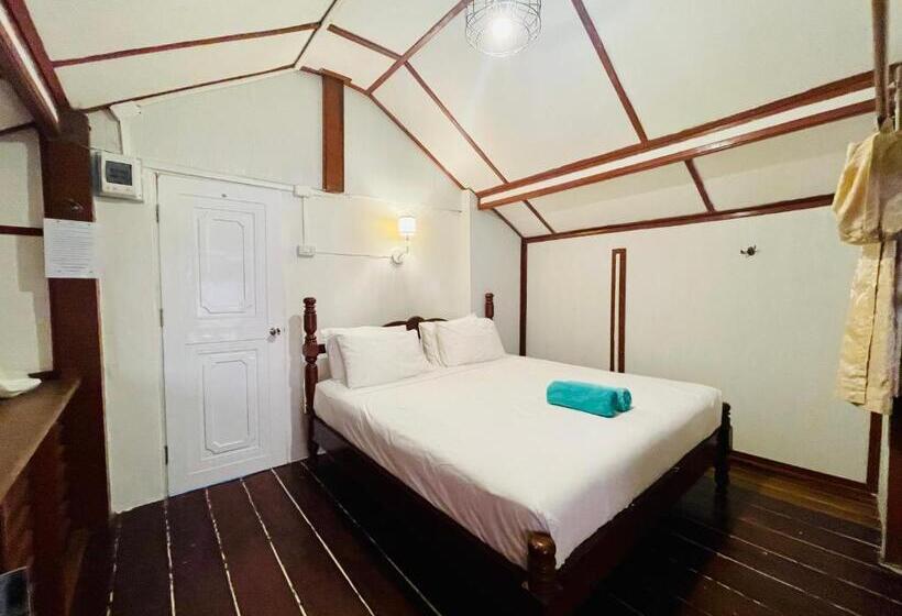 キングサイズベッドのスタンダードルーム, Marina Resort Koh Phayam Ranong