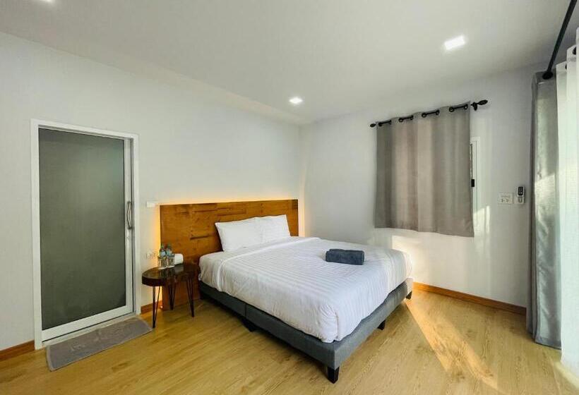 スタンダードバンガロー, Marina Resort Koh Phayam Ranong