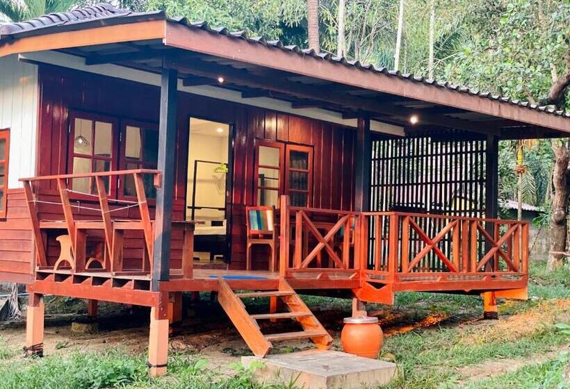 Семейный Номер Вид на Сад, Marina Resort Koh Phayam Ranong