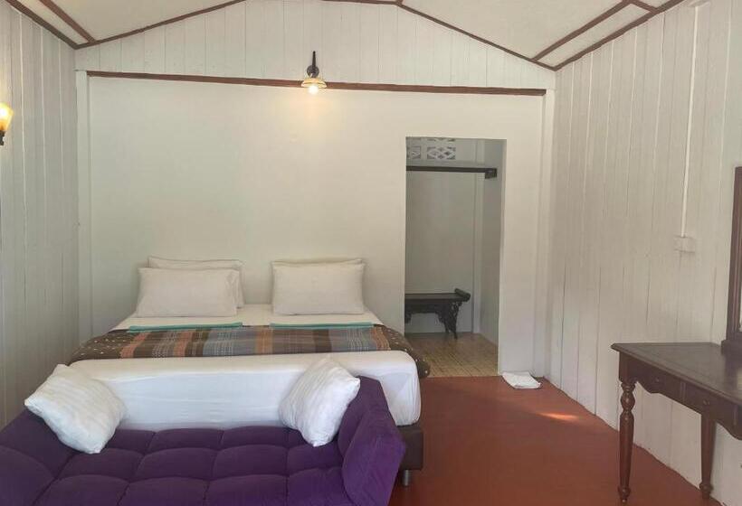 デラックスバンガロー, Marina Resort Koh Phayam Ranong