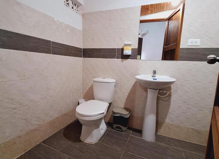 Номер Стандарт, Hostal Colombian Gold