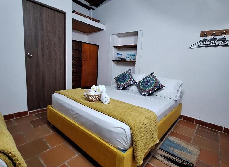 Четырехместный Номер Стандарт, Hostal Colombian Gold