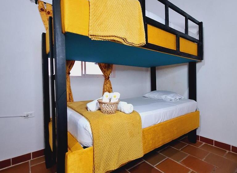 Четырехместный Номер Стандарт, Hostal Colombian Gold