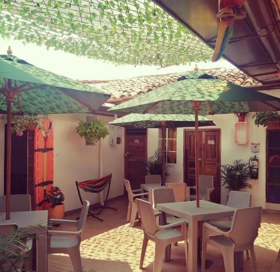 Номер Стандарт, Hostal Colombian Gold