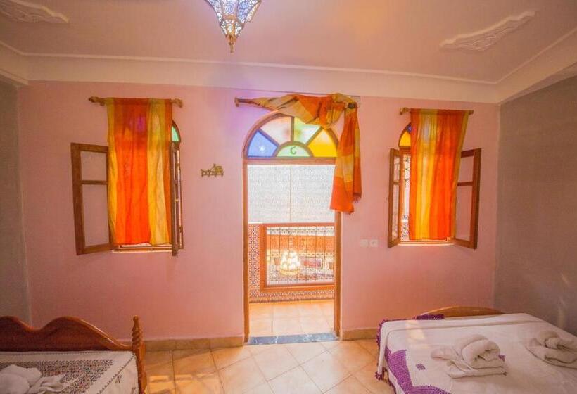 اتاق استاندارد چهارنفره با سرویس بهداشتی مشترک, Riad Haddaji Fes