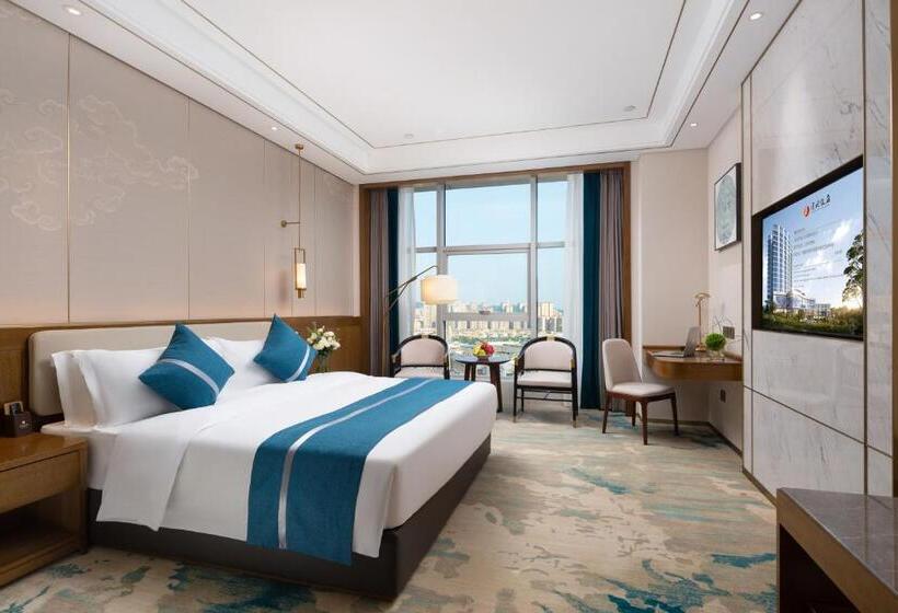 اتاق لوکس, Luzhou Jianguo