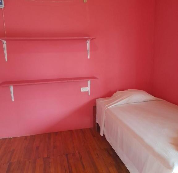 Номер Стандарт Трехместный, Hostal & Cabins Lidia S House, Forest And Ocean View