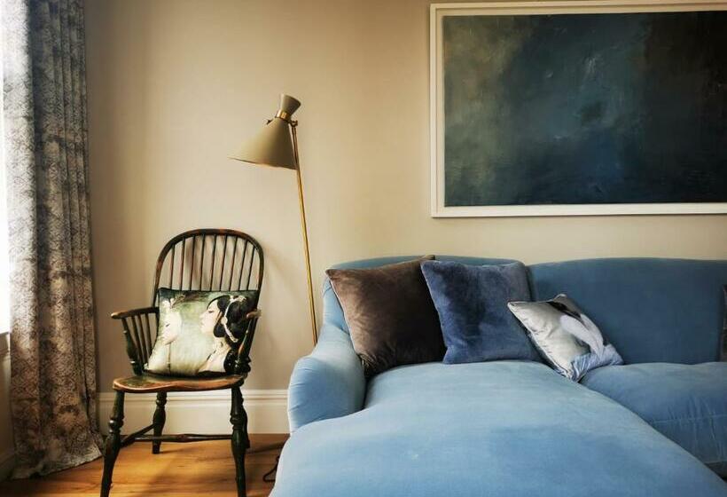 Люкс Повышенной Комфортности, Host St Ives