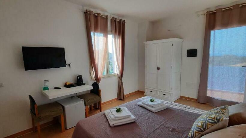 اتاق لوکس با چشم‌انداز دریا, B&b Monte Becco