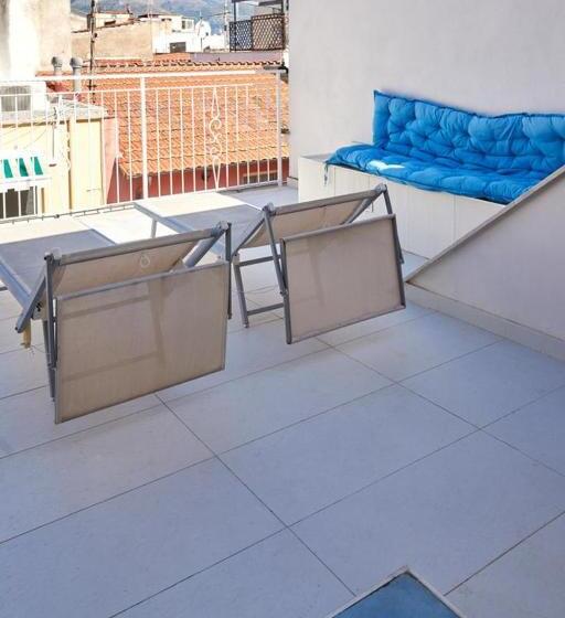חדר בסיסי לשלושה, Madama B&b