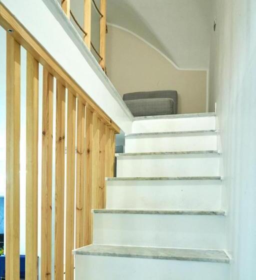 חדר משפחתי, Madama B&b