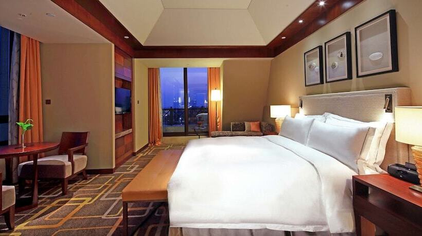 Президентский Люкс, Hilton Qingdao Golden Beach