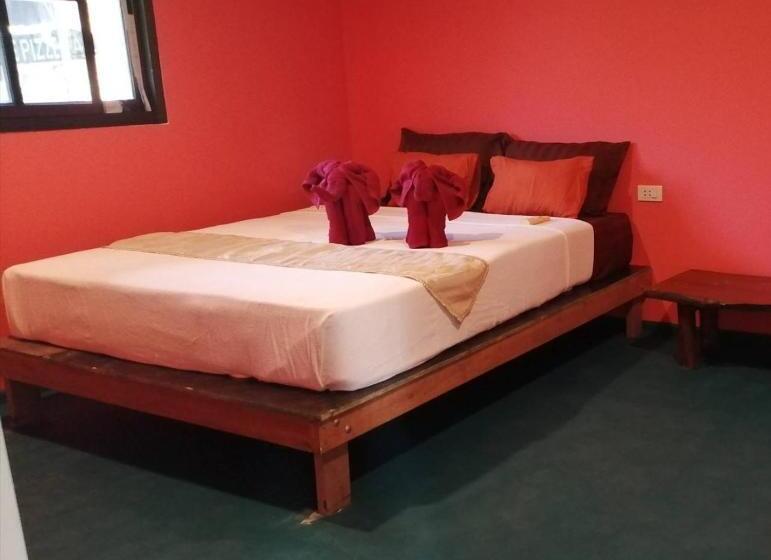 اتاق استاندارد, Row House Long Beach
