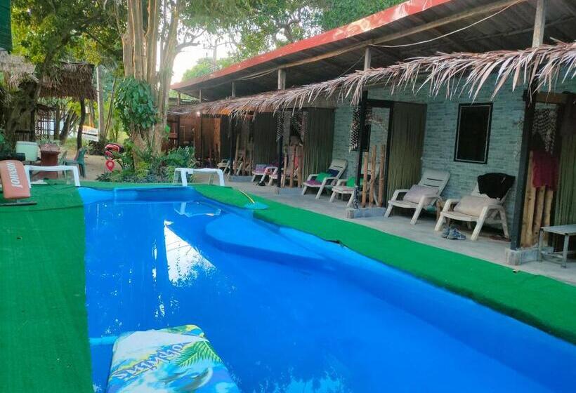 اتاق استاندارد, Row House Long Beach