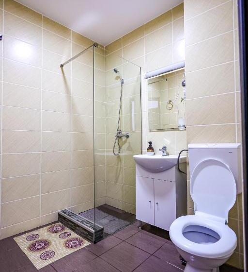 اتاق استاندارد با چشم‌انداز دریاچه, Casa Celestin