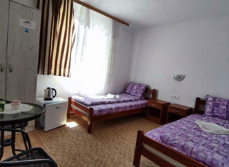 اتاق استاندارد با سرویس بهداشتی مشترک, Snam Rooms&apartment