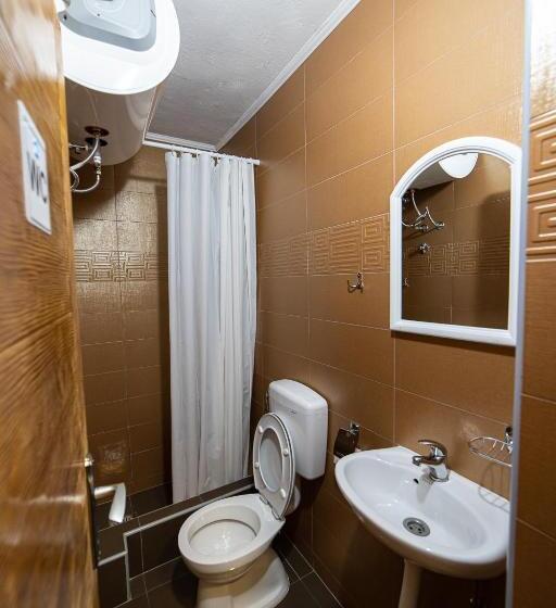 اتاق استاندارد با سرویس بهداشتی مشترک, Snam Rooms&apartment
