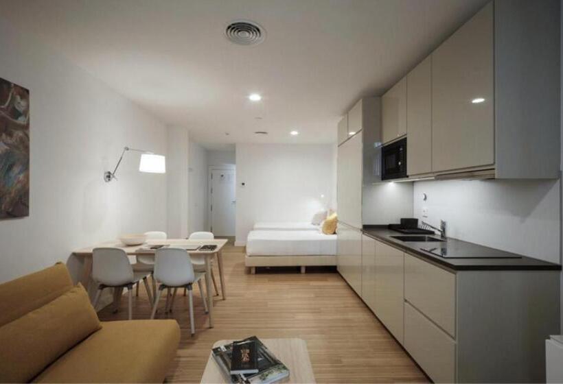 استودیوی سوپریور, Mush Room Apartamentos